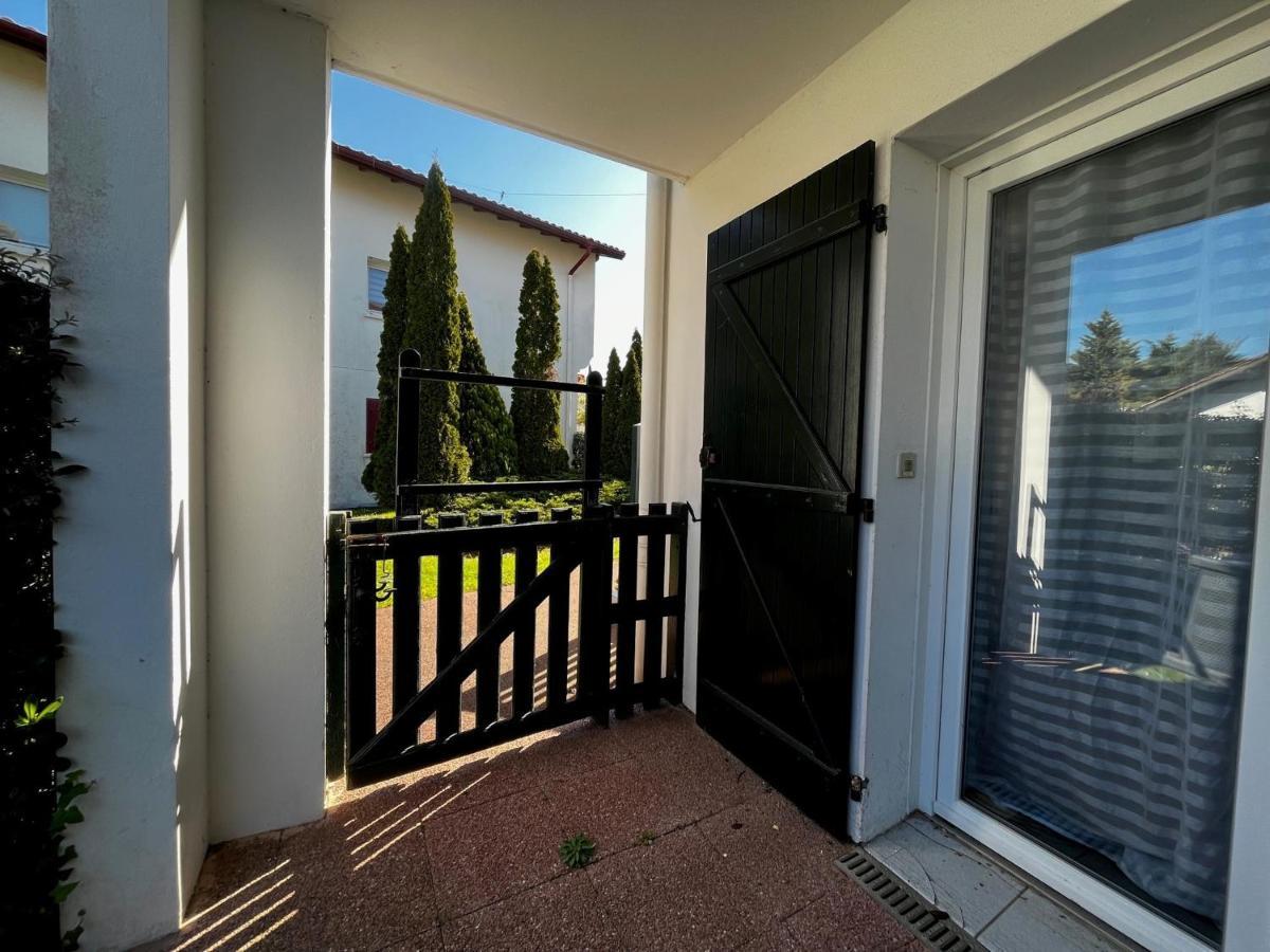 Bel Appartement T3 Avec Jardin, Piscine Et Parking, Proche Plage A Hendaye - Fr-1-239-739 Экстерьер фото